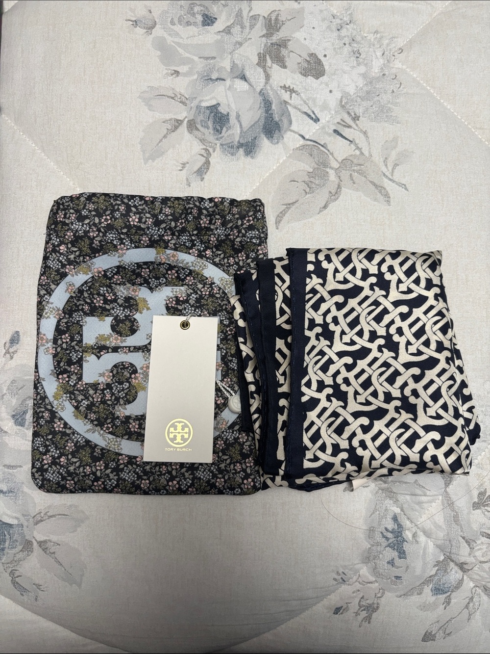 NWT Tory Burch Square Navy and White Monogrammed Scarf 🧣 18” x 18”